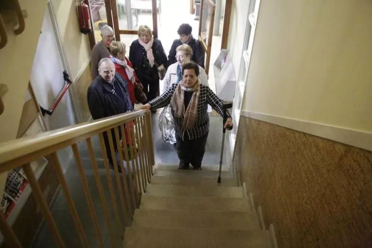 L'associació de dones de Llívia demana un ascensor al local