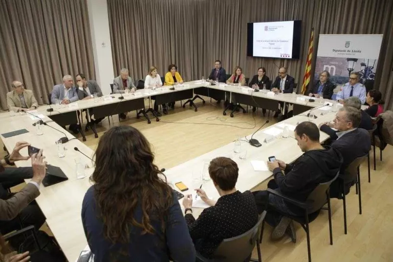 El conseller Buch anuncia un nou parc per als Bombers de Seròs
