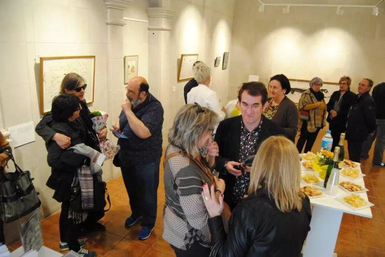 Torregrossa inaugura l’exposició a La Capella dedicada a Benet Rossell