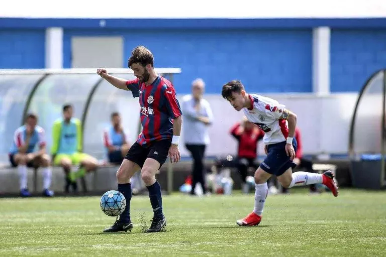 El Tàrrega llança el partit