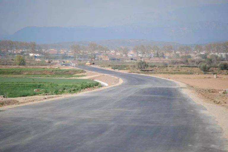 Completen el paviment de la carretera de Linyola