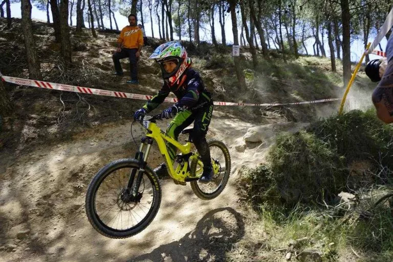Un centenar de corredors en el III MiniDH de la Serra de Rosselló