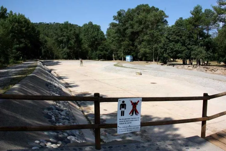 Bassella aconsegueix la gestió de l’aigua per obrir la platja d’Ogern