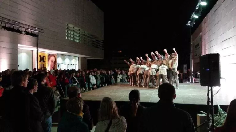 La nit omple els museus