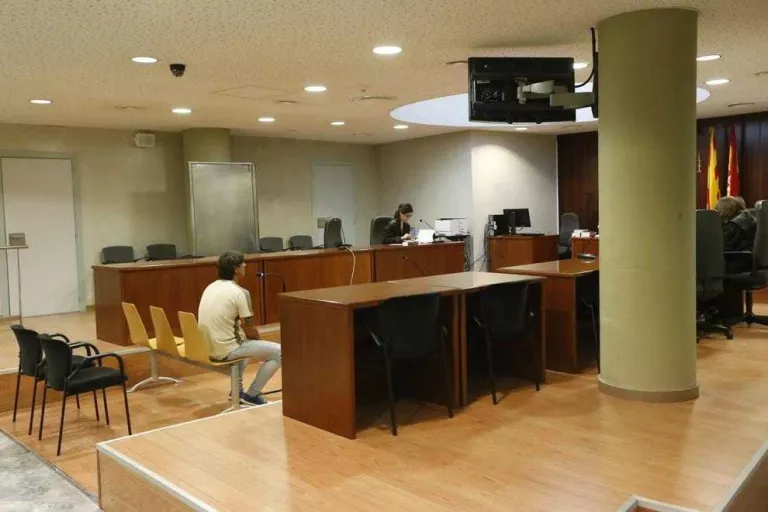 Condemnat un veí de Lleida per abusar de la fillastra de 8 anys