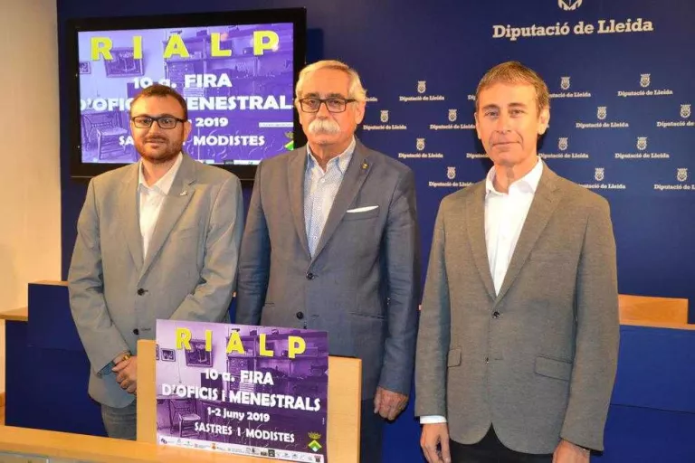Rialp dedica la seua fira artesana a l’ofici de sastre i modista