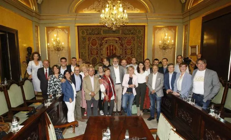 El ple dels comiats