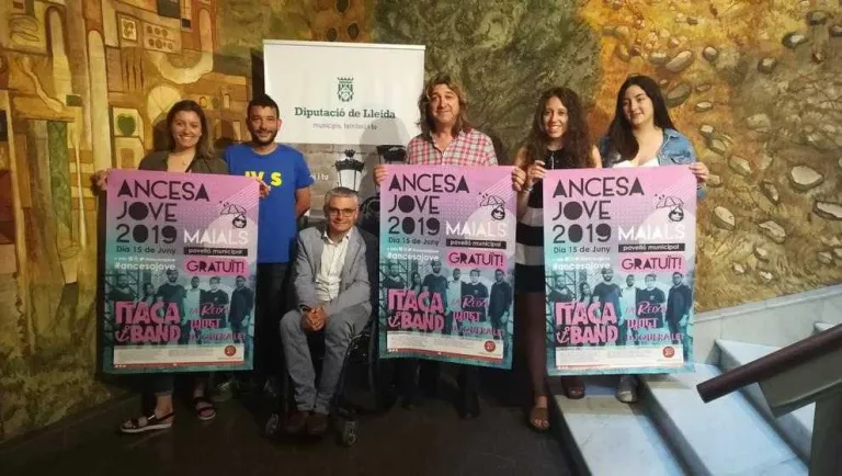 Una revetlla per a dotze pobles