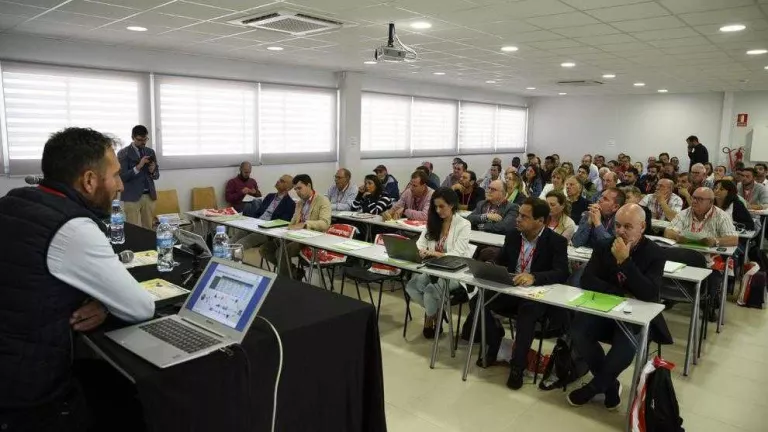 Busquen com recuperar el consum perdut d’oli