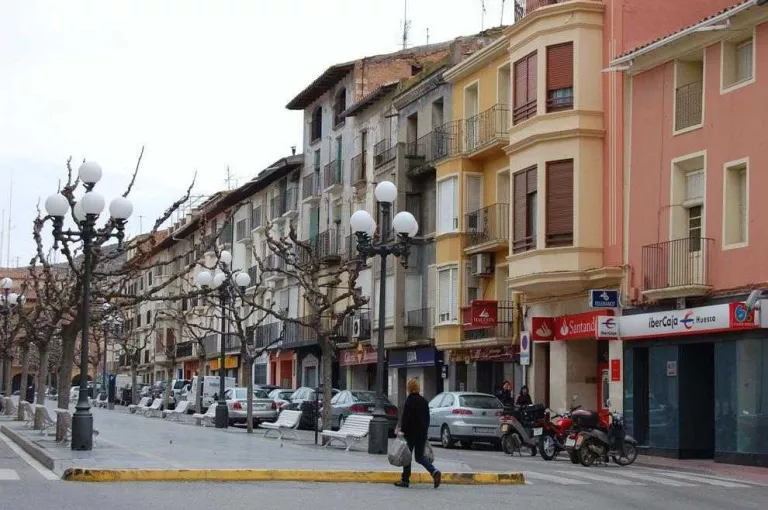 Els veïns del centre històric de Fraga demanen posar fre als pisos pastera