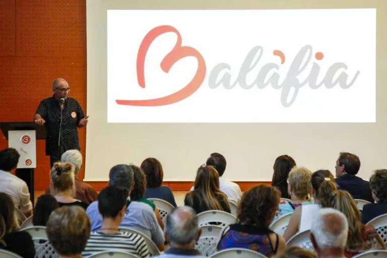 Balàfia dissenya una marca per crear identitat de barri i atreure socis