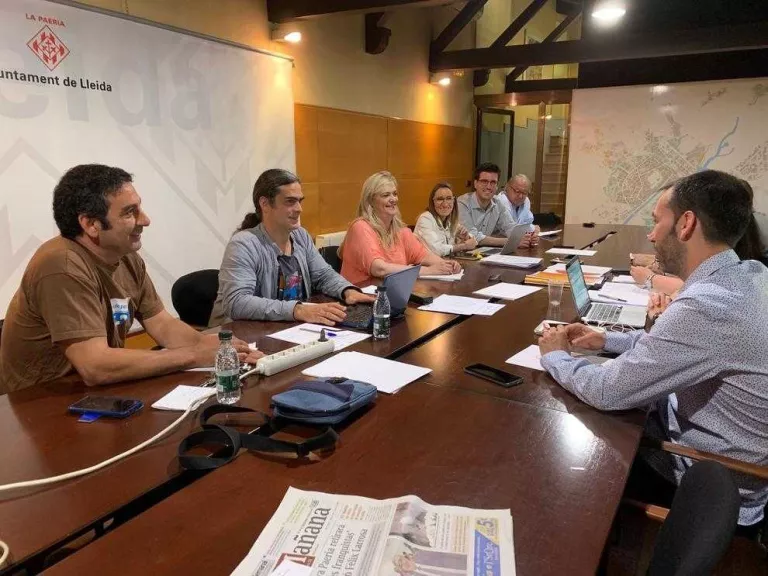 ERC, JxCat i Comú acorden rebaixar un 4% el sou d’alcalde, edils i càrrecs de confiança