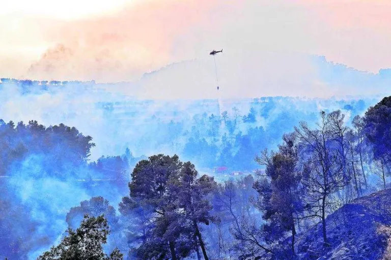 Màxima alerta per l’onada de calor i el risc d’incendis, amb 60 hectàrees calcinades ahir