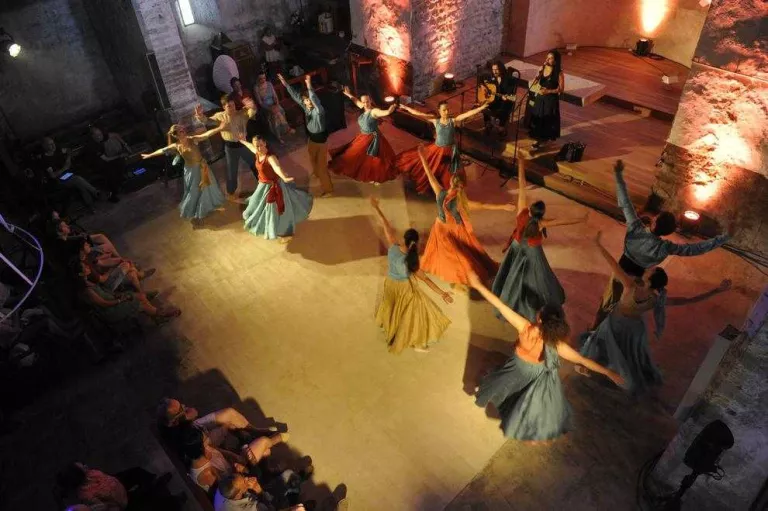 Tradició i modernitat, de la mà al Dansàneu
