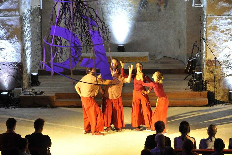 Tradició i modernitat, de la mà al Dansàneu