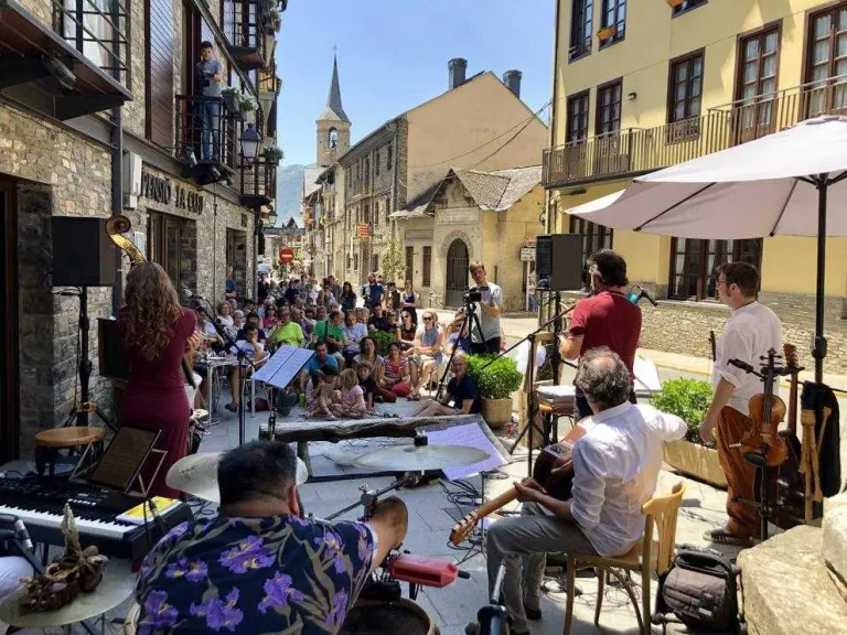 Àneu tanca sis dies de dansa i música