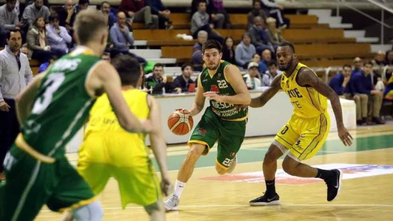 Agustí Sans, en un partit de la temporada passada amb l’Osca.