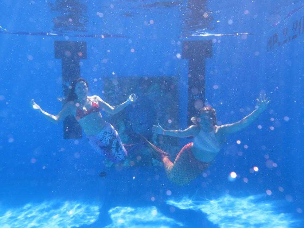 Art i sirenes a les piscines