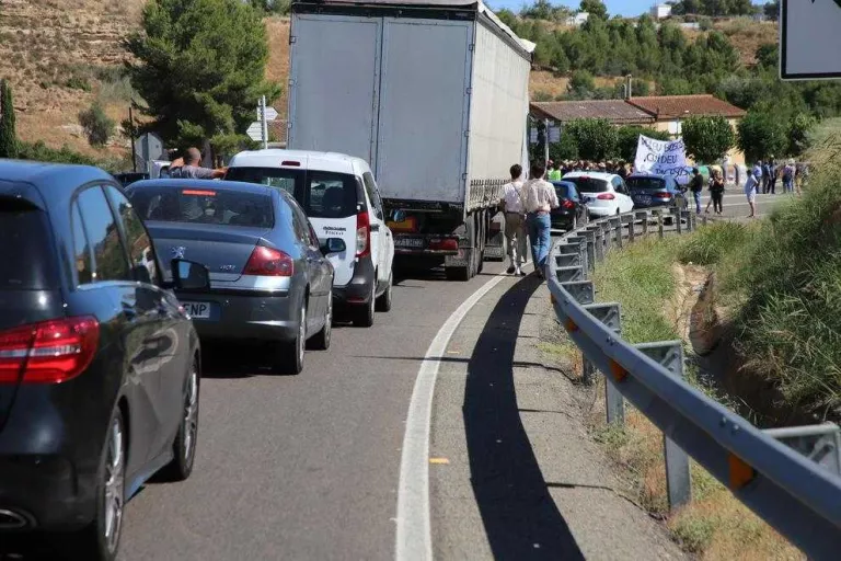 Retenció durant un dels talls de l’Eix de l’Ebre.
