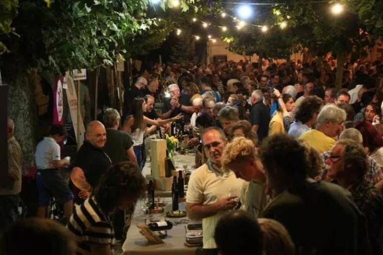El vi i el jazz prenen els carrers de Figuerola d'Orcau al Jazzivi