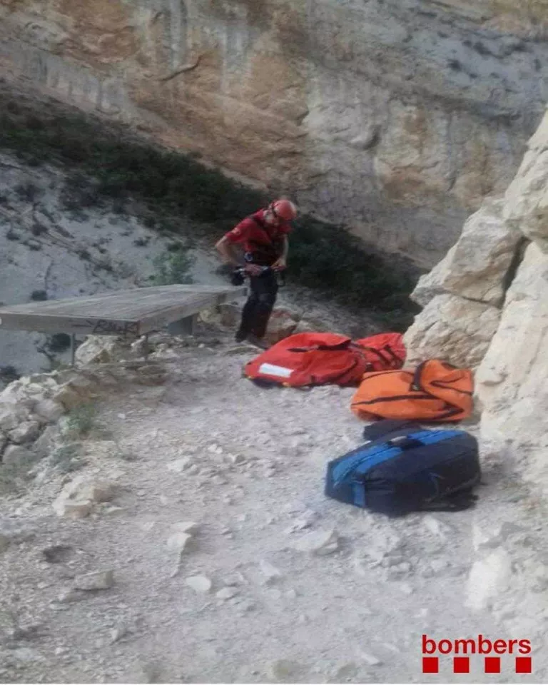 Rescaten un excursionista accidentat a Mont-rebei