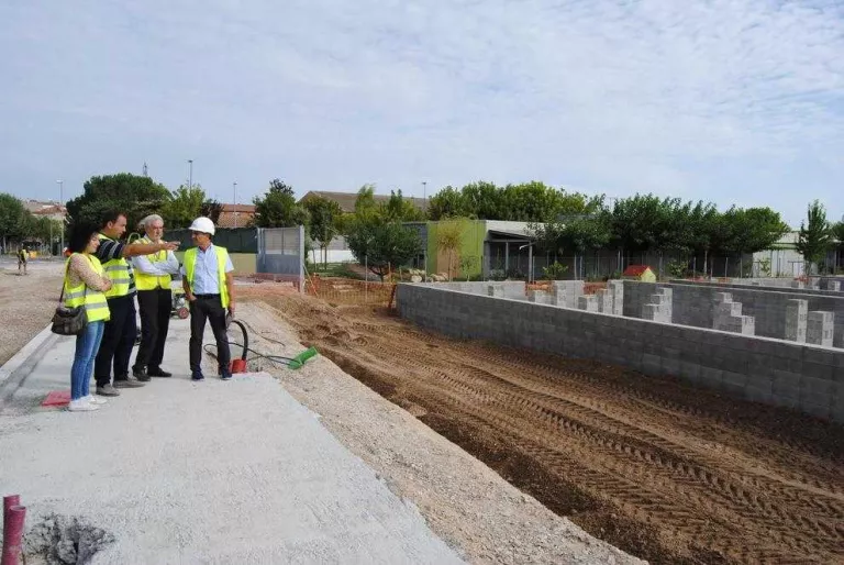 Instal·len els barracons del nou institut a un mes de l’obertura