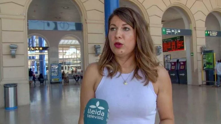 «Tenim els bitllets i han cancel·lat el tren»