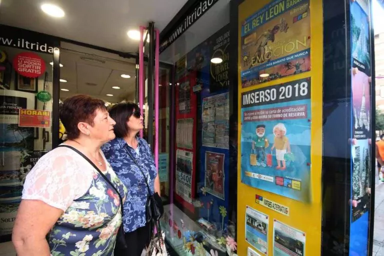 Un milió de jubilats, pendents de l’adjudicació dels viatges de l’Imserso