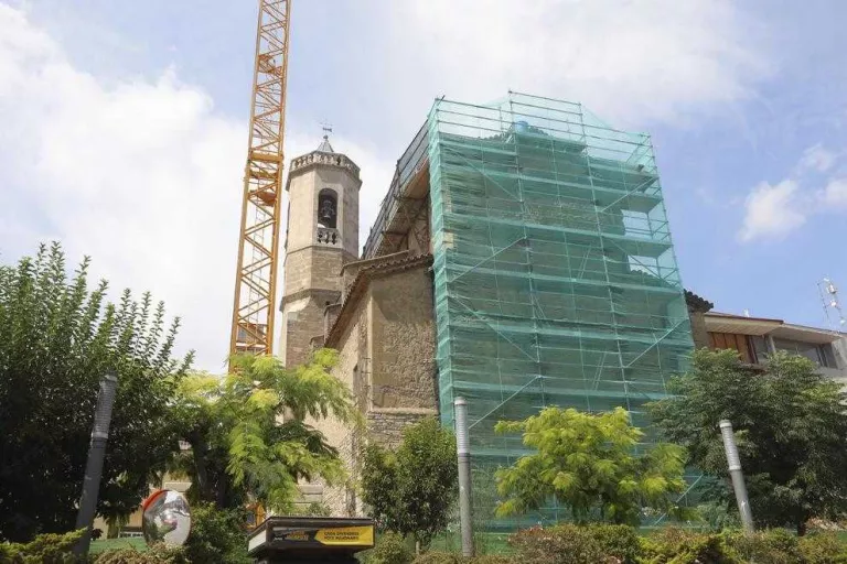 Obres a l'església d'Alpicat per poder reobrir-la aquest hivern