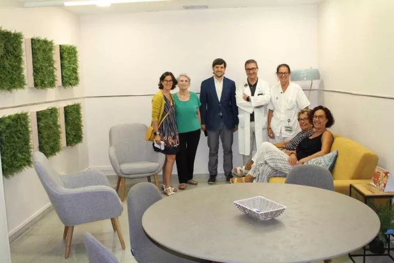 L'Arnau estrena una sala per atendre millor els pacients oncològics