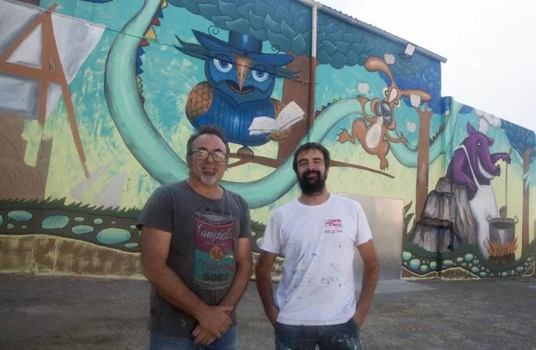 Un mural presideix el nou pati de l'escola d'Anglesola