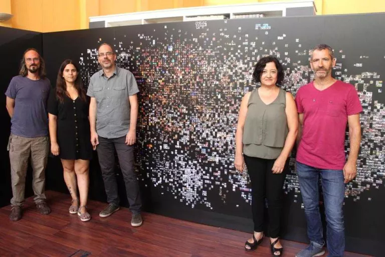 Dirigents de l’Arxiu, el consell de l’Urgell i l’ajuntament amb l’autora, Pilar Rosado (segona per la dreta).