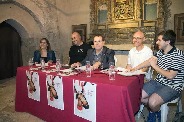 Cervera recupera el seu gegant negre del segle XVIII