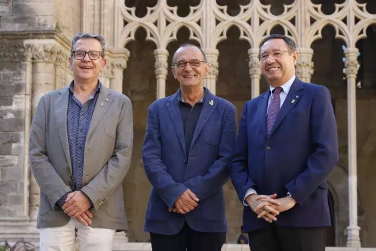El president de la Diputació, l’alcalde de Lleida i el delegat de la Generalitat, ahir a la Seu Vella.