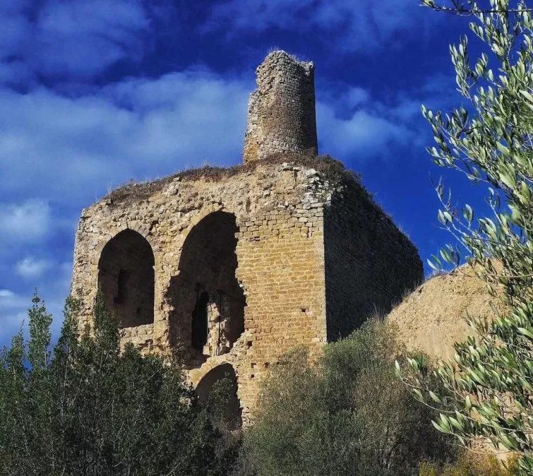 Obres per frenar la degradació del castell d’Alòs de Balaguer