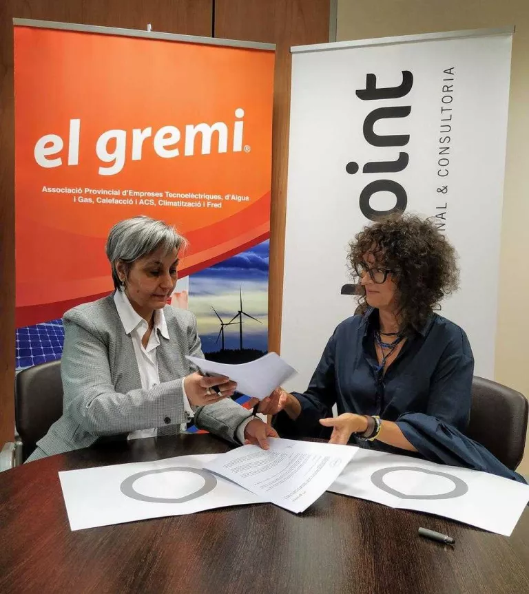 Conveni perquè els instal·ladors contractin personal especialitzat