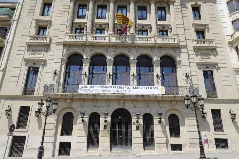 El govern local diu que la Generalitat avala el llaç i la pancarta a la Paeria