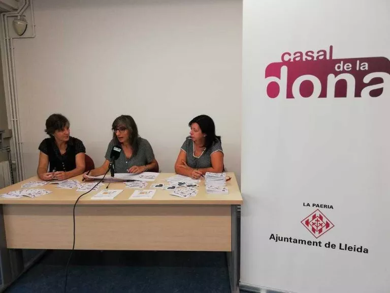 Autodefensa per a dones dins de les activitats de 'Activa't al Casal'