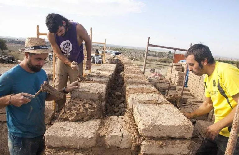 Verdú aixeca una casa ibèrica amb tècniques del segle III aC