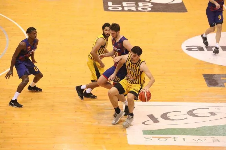 El Pardinyes perd en el debut