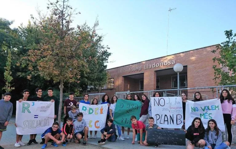 Els estudiants clamen: “No hi ha futur sense planeta”