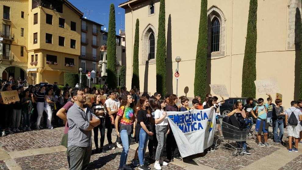 Els estudiants clamen: “No hi ha futur sense planeta”