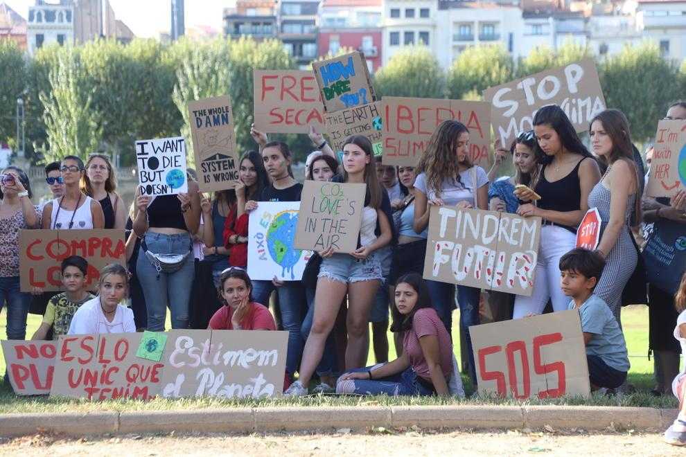 Els estudiants clamen: “No hi ha futur sense planeta”
