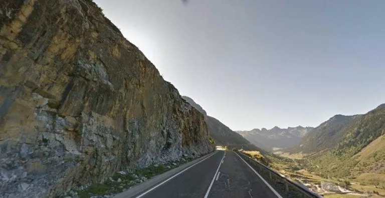 Obres per instal·lar barreres antiallaus de Baqueira a Ruda