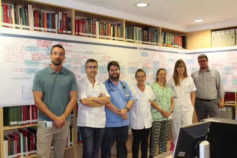 Foto de família de participants en el pla de millora dels processos d’hospitalització.