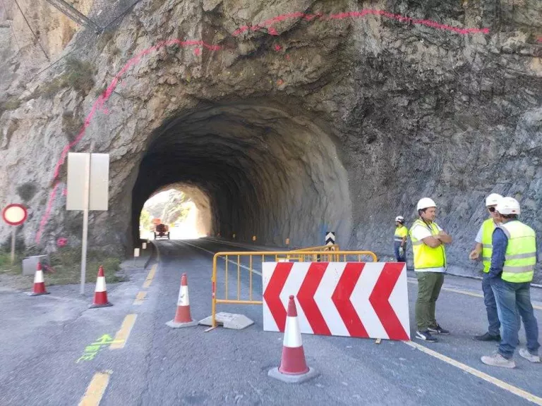 Inicien les obres per eixamplar l’antic túnel de Tres Ponts