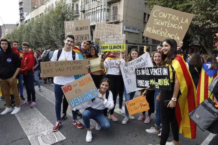 #SentènciaProcés: Sis mil persones exigeixen alliberar el jove empresonat
