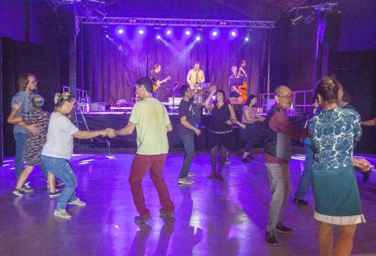 La música salva un McTrepat de Tàrrega deslluït per la pluja