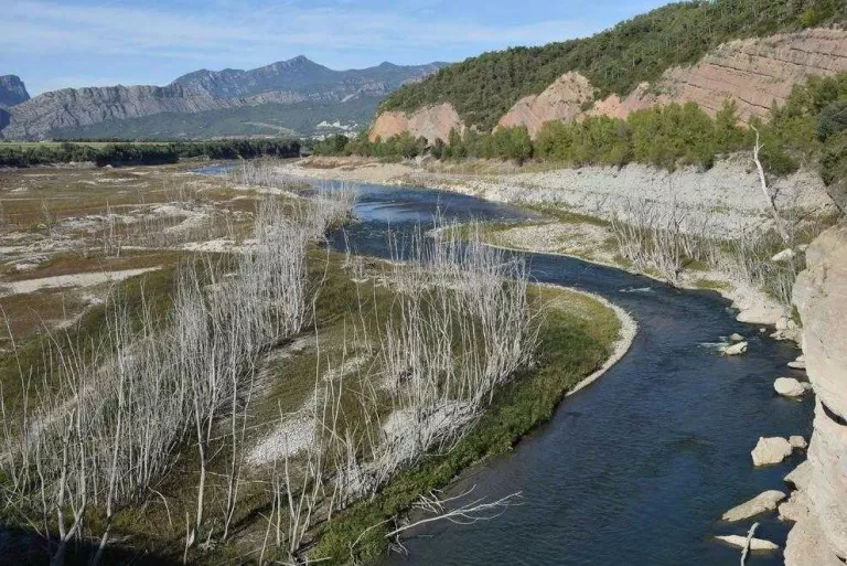 Lleida passa de la sequera a alleujar el pantà d’Oliana per evitar riuades per fortes pluges