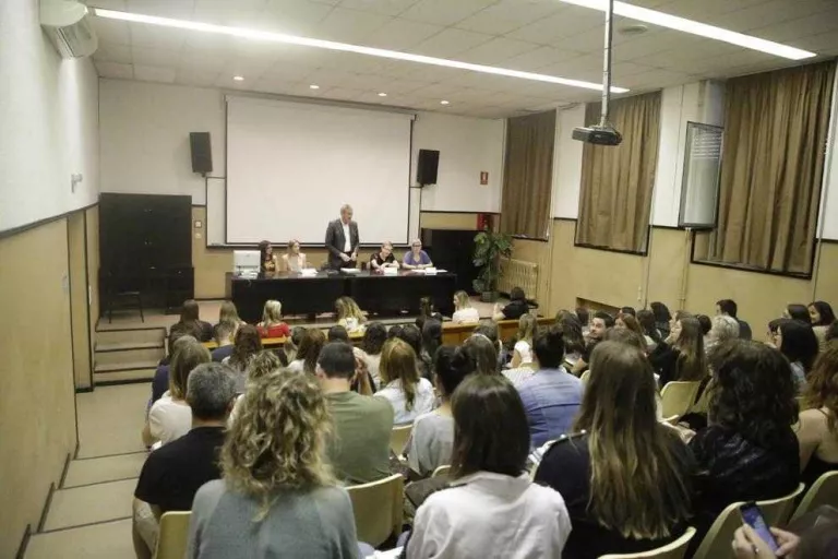 Dos mil places addicionals en les oposicions a docents